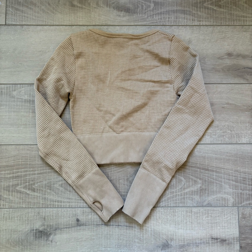 Aerie Oatmeal Long Sleeve Cropped Waffle Top - Picture 8 of 8